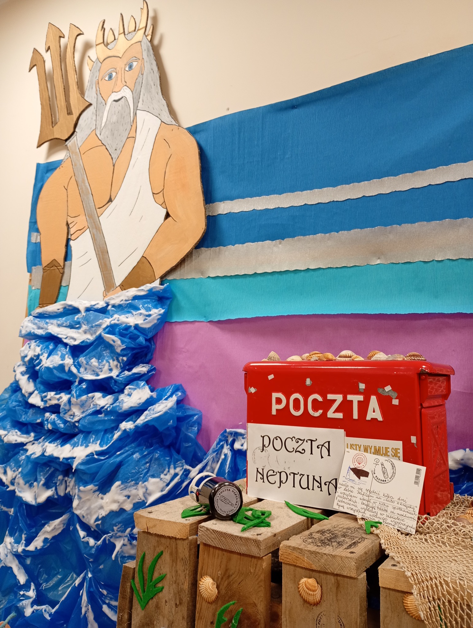 Neptun nasz strażnik Poczty Neptuna zakończył swoją straż w bibliotece miejskiej – zdjęcie 1