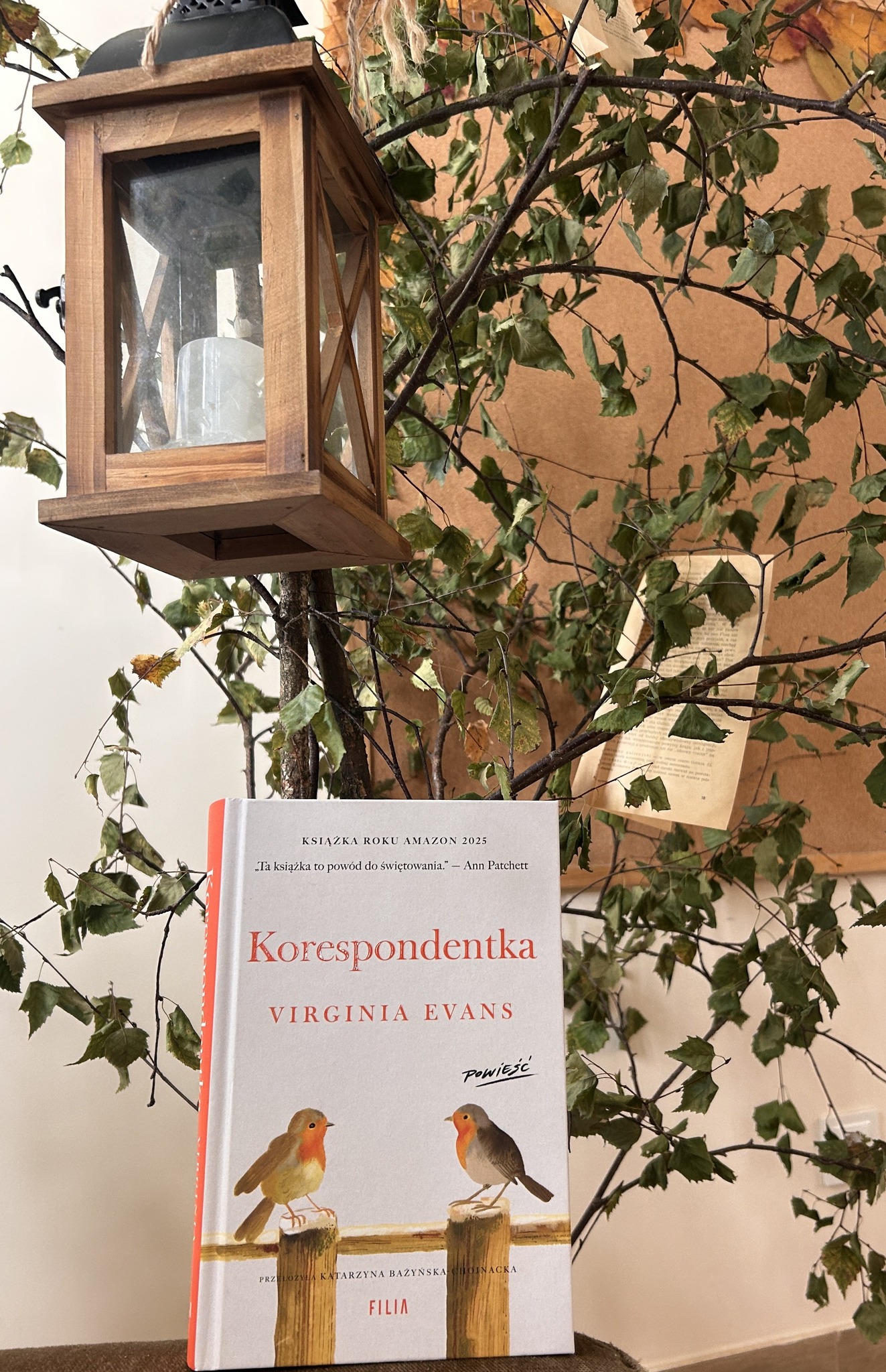 „Korespondentka ” Virginii Evans, jest idealną pozycją na jesienną zadumę przy kubku herbaty – zdjęcie 1