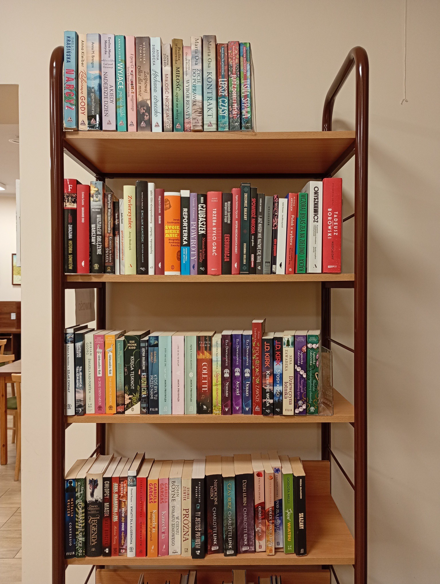 Drodzy Czytelnicy, przypominamy, że od poniedziałku 28 września do 28 października biblioteka będzie nieczynna – zdjęcie 1