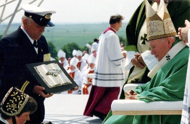 O tym, jak rybak Czesław Kołodziej spotkał się z Rybakiem Janem Pawłem II O tym, jak rybak Czesław Kołodziej spotkał się z Rybakiem Janem Pawłem II