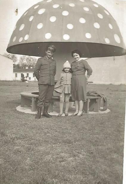 Ośrodek „Stradom” (dziś „Arena Słońca”). Na zdjęciu Krystyna i Bernard Bemowscy z córką Franciszką.