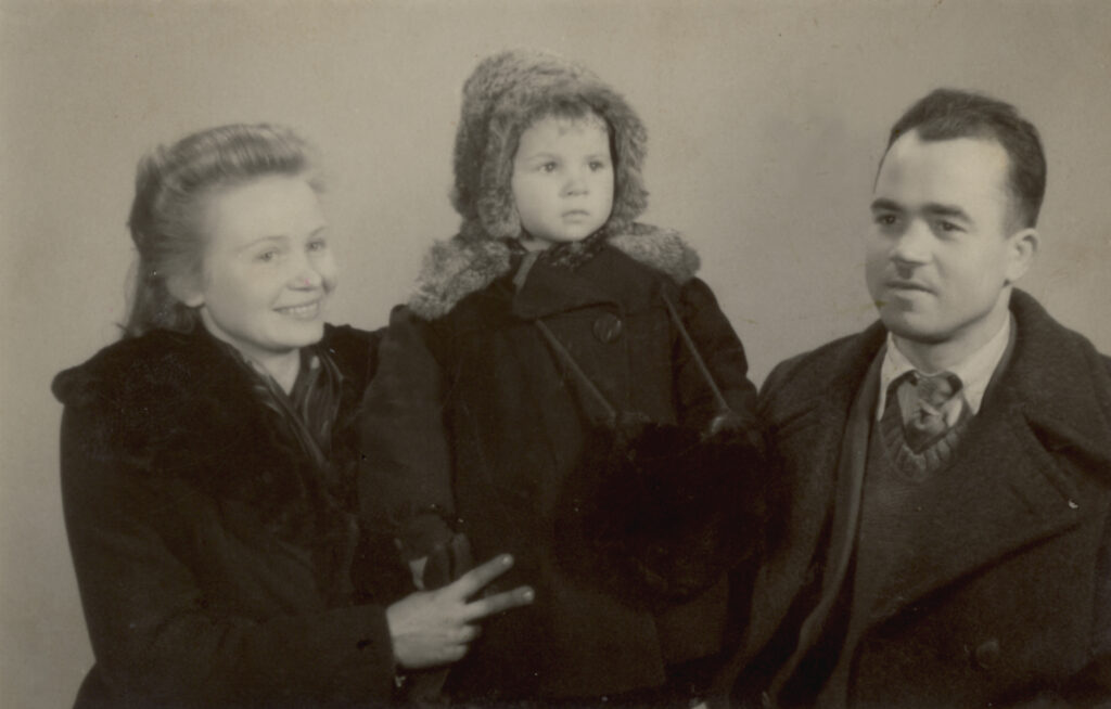 Leontyna, Paweł Żarscy z córką Janiną - rok 1947